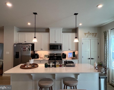 10314 Heritage Trail Court - Photo Thumbnail 3