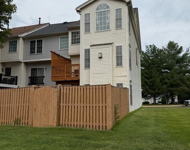 9400 Silver Meteor Court - Photo Thumbnail 11