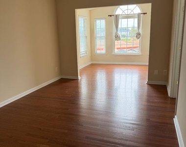 9400 Silver Meteor Court - Photo Thumbnail 6