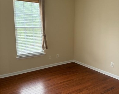 9400 Silver Meteor Court - Photo Thumbnail 8
