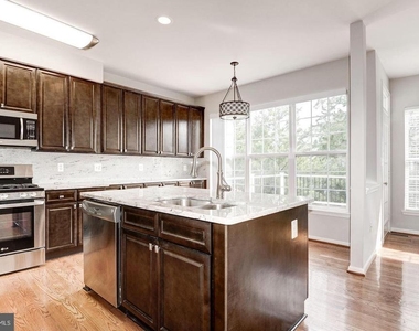21264 Victorias Cross Terrace - Photo Thumbnail 14