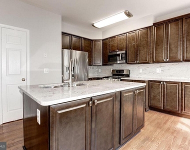 21264 Victorias Cross Terrace - Photo Thumbnail 15