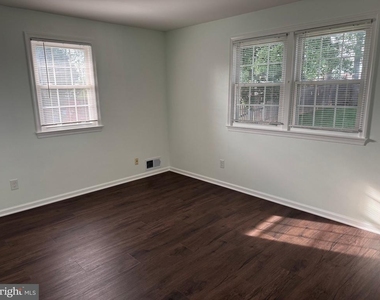 7110 Lanier Street - Photo Thumbnail 8
