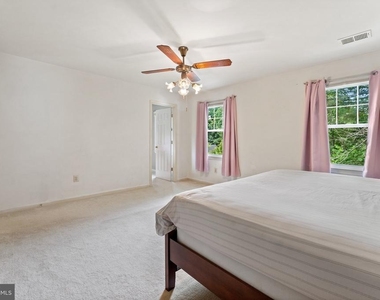 8000 Sandburg Court - Photo Thumbnail 36