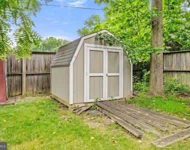 8000 Sandburg Court - Photo Thumbnail 15