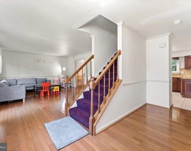 8000 Sandburg Court - Photo Thumbnail 3
