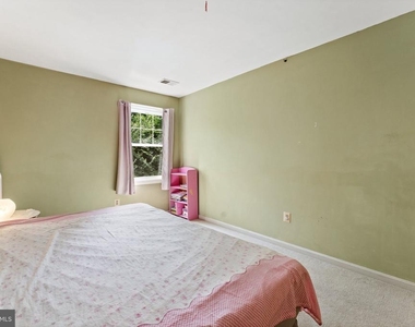 8000 Sandburg Court - Photo Thumbnail 34