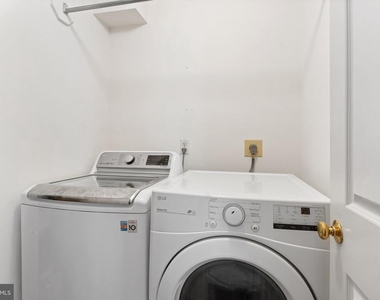 8000 Sandburg Court - Photo Thumbnail 5