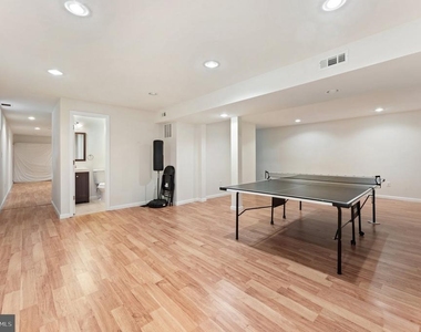 8000 Sandburg Court - Photo Thumbnail 43