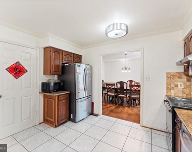 8000 Sandburg Court - Photo Thumbnail 25