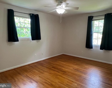 8711 Braeburn Drive - Photo Thumbnail 22