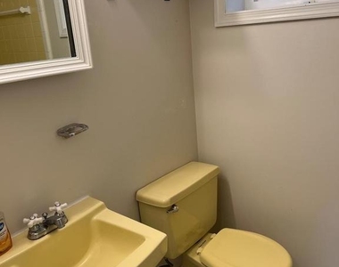 8711 Braeburn Drive - Photo Thumbnail 31