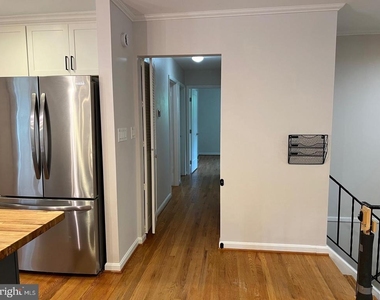 8711 Braeburn Drive - Photo Thumbnail 15