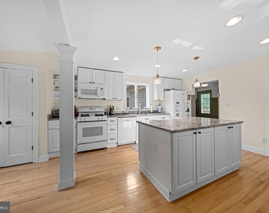 703 Dranesville Road - Photo Thumbnail 12