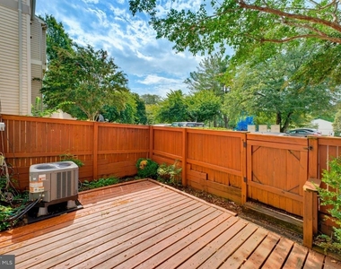 10305 Bridgetown Place - Photo Thumbnail 27