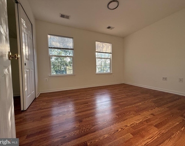 2427 Dew Meadow Court - Photo Thumbnail 18