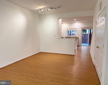 2427 Dew Meadow Court - Photo Thumbnail 2