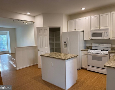 2427 Dew Meadow Court - Photo Thumbnail 3