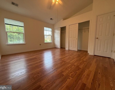 2427 Dew Meadow Court - Photo Thumbnail 15