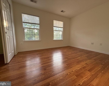 2427 Dew Meadow Court - Photo Thumbnail 14