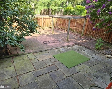 5876 Kara Place - Photo Thumbnail 6