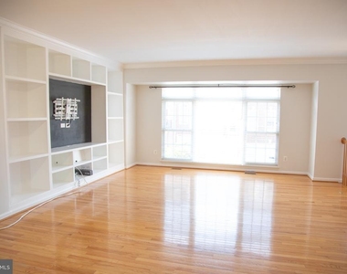 3347 Wilton Crest Court - Photo Thumbnail 2