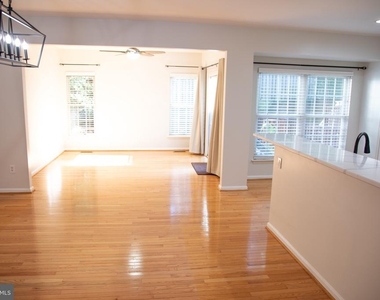 3347 Wilton Crest Court - Photo Thumbnail 8