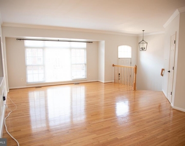 3347 Wilton Crest Court - Photo Thumbnail 4