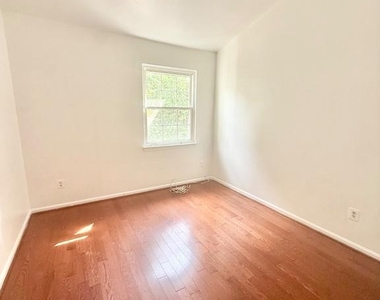 8594 Enochs Drive - Photo Thumbnail 17