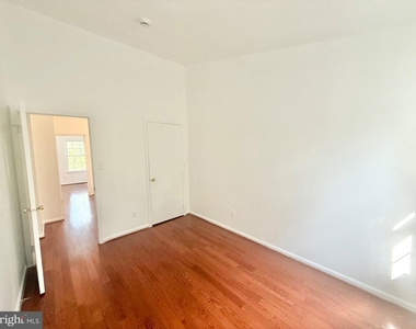 8594 Enochs Drive - Photo Thumbnail 16