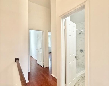 8594 Enochs Drive - Photo Thumbnail 12