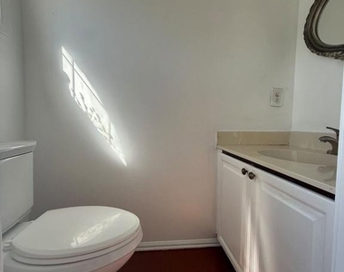 8594 Enochs Drive - Photo Thumbnail 24