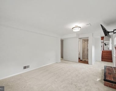 9302 Ashmeade Drive - Photo Thumbnail 18