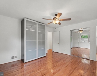 9302 Ashmeade Drive - Photo Thumbnail 11