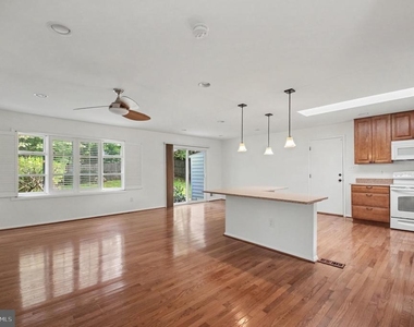 9302 Ashmeade Drive - Photo Thumbnail 5
