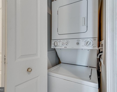 6015 Curtier Drive - Photo Thumbnail 10