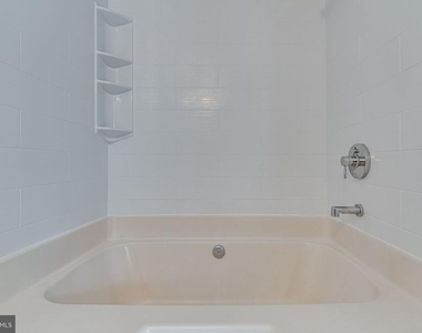 6015 Curtier Drive - Photo Thumbnail 14