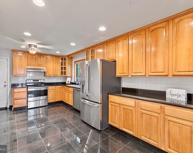 1404 Wolftrap Run Road - Photo Thumbnail 2