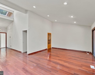 1404 Wolftrap Run Road - Photo Thumbnail 6