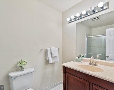 1404 Wolftrap Run Road - Photo Thumbnail 8