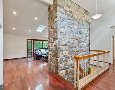 1404 Wolftrap Run Road - Photo Thumbnail 11