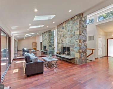 1404 Wolftrap Run Road - Photo Thumbnail 10
