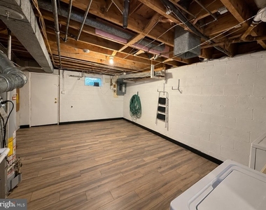 7818 Glenister Drive - Photo Thumbnail 30