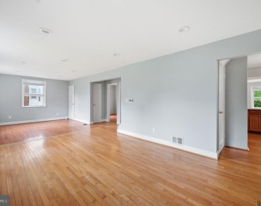 2918 Monroe Place - Photo Thumbnail 2