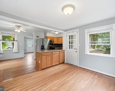 2918 Monroe Place - Photo Thumbnail 8
