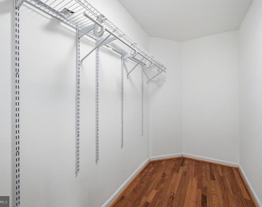 2918 Monroe Place - Photo Thumbnail 16