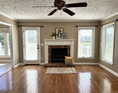 6521 Ryefield Drive - Photo Thumbnail 5