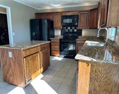 6521 Ryefield Drive - Photo Thumbnail 7
