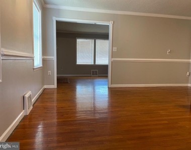 573 Fairfax Pike - Photo Thumbnail 8