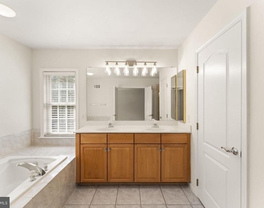 4333 Delegate Court - Photo Thumbnail 24